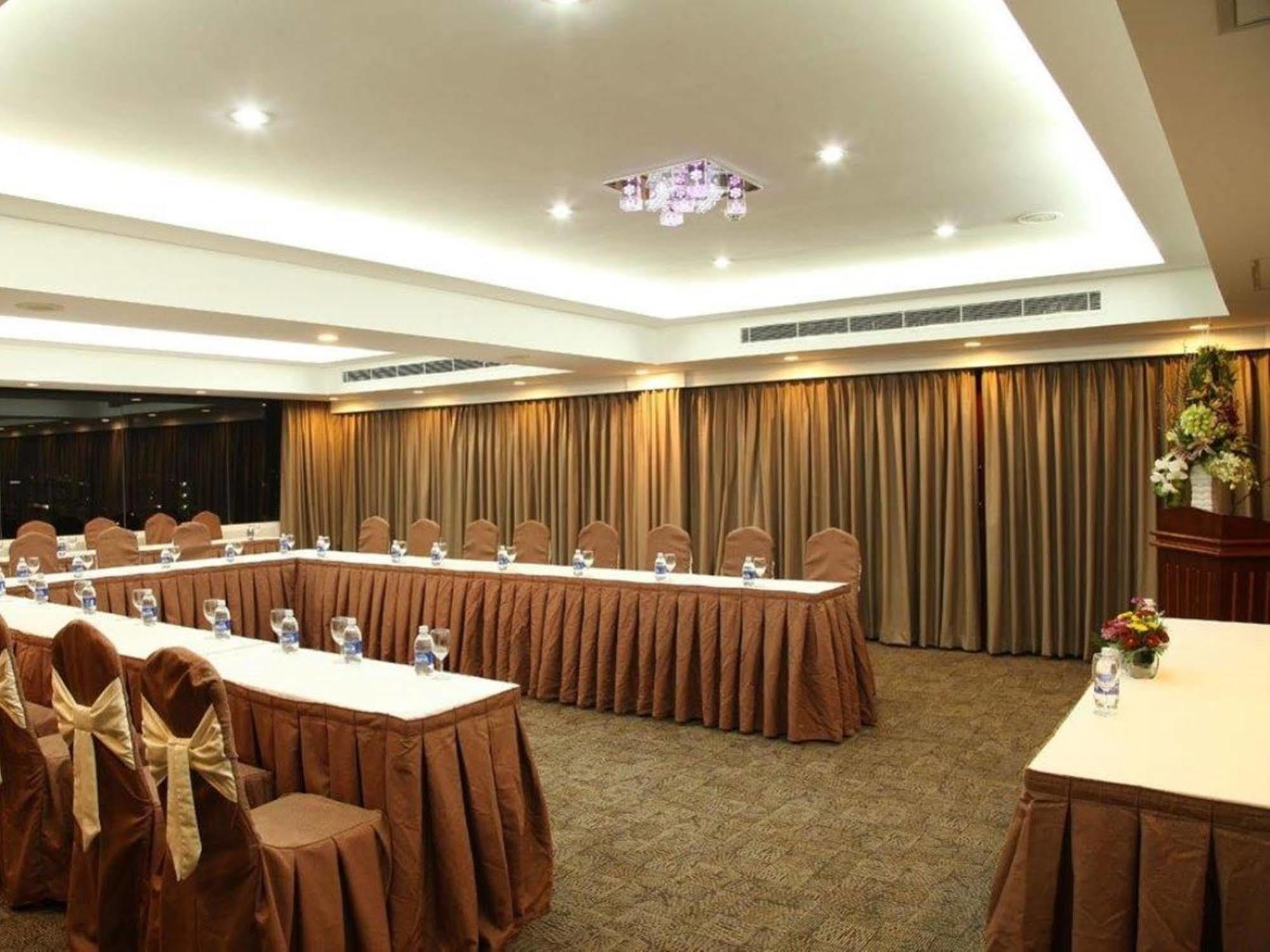 Guest House 165 โฮจิมินห์ซิตี้ ภายนอก รูปภาพ